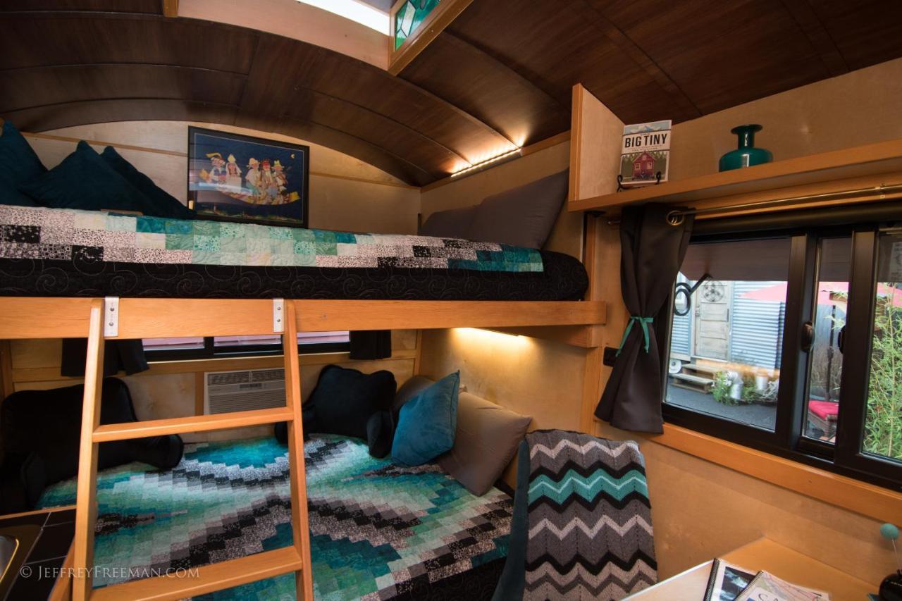 Caravan- The Tiny House Hotel Portland Exterior photo